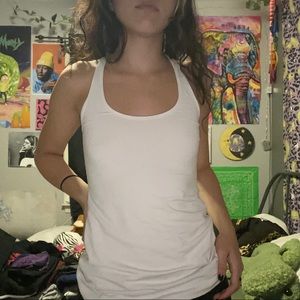 white lululemon tank top